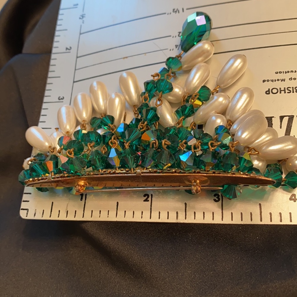 Fabulous AB crystals/faux pearls on chains/ brooch - Picture 8 of 9